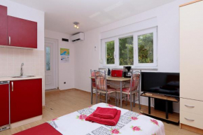 Гостиница Apartment YOLO  Новалья